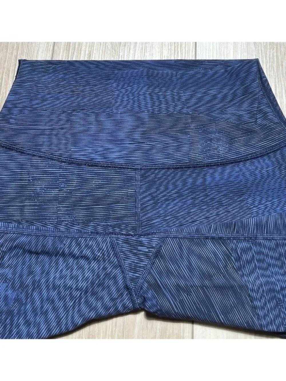 Lululemon Blue Pattern Wunder Under Cropped Leggings - Women Size 6